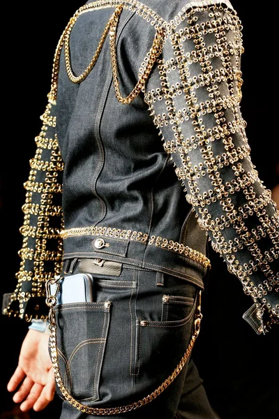 Look 7